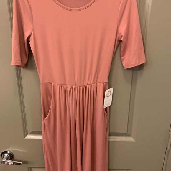 Buttery soft maxi dress with pockets! - Picture 3 of 3